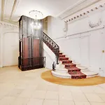Cozy Parisian 2P Studio In The Prestigious 8Th