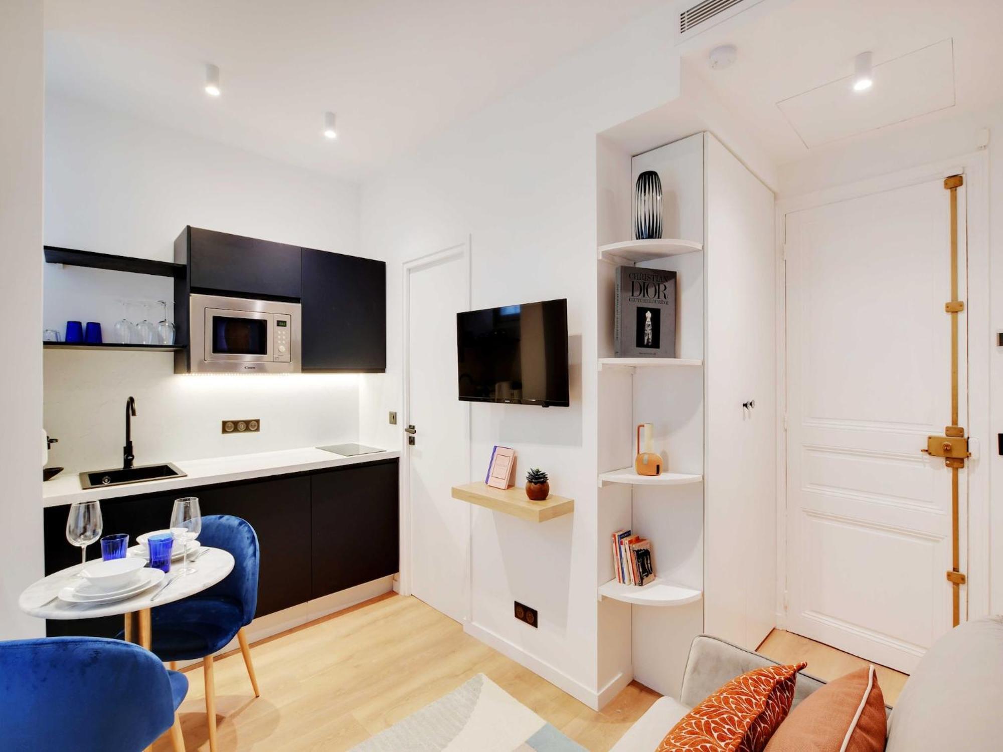 Cozy Parisian 2p In The Prestigious 8th Appartement