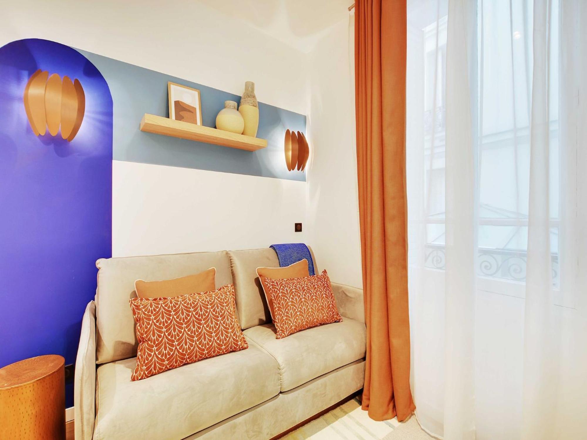 Cozy Parisian 2p In The Prestigious 8th * Parijs